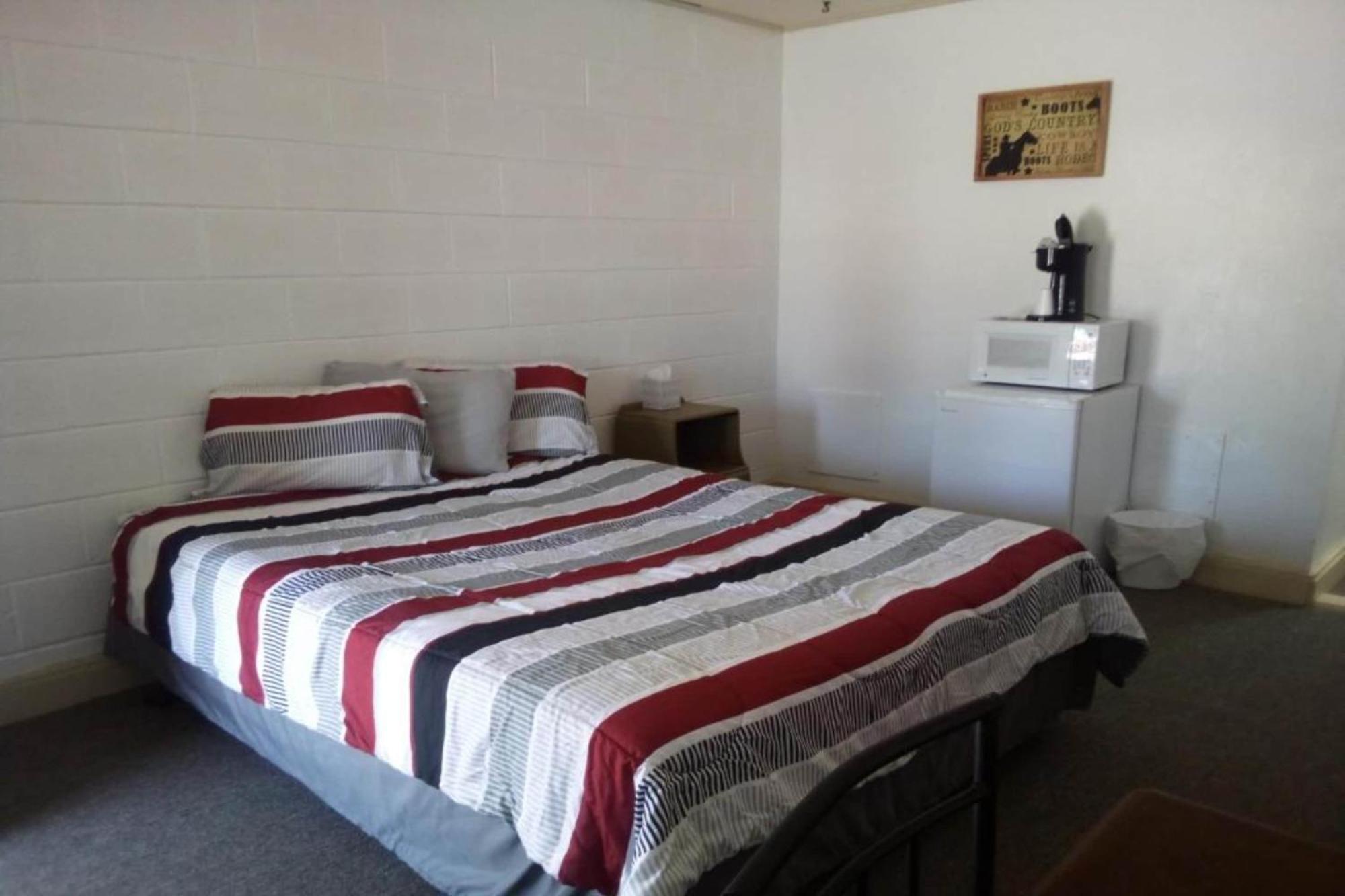 Love Hotels Murdo By Oyo On Interstate 90 Buitenkant foto